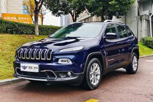 自由光 Jeep 2.0L 優(yōu)越版