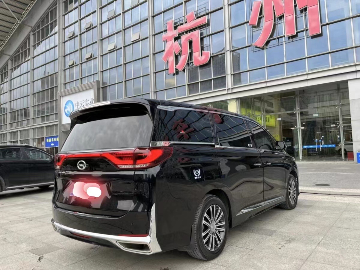 廣汽傳祺 M8  2021款 領(lǐng)秀系列 390T 至尊版圖片