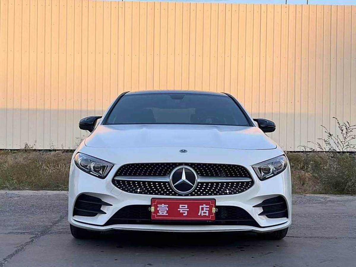 奔馳 奔馳A級(jí)  2021款 A 180 L 運(yùn)動(dòng)轎車圖片