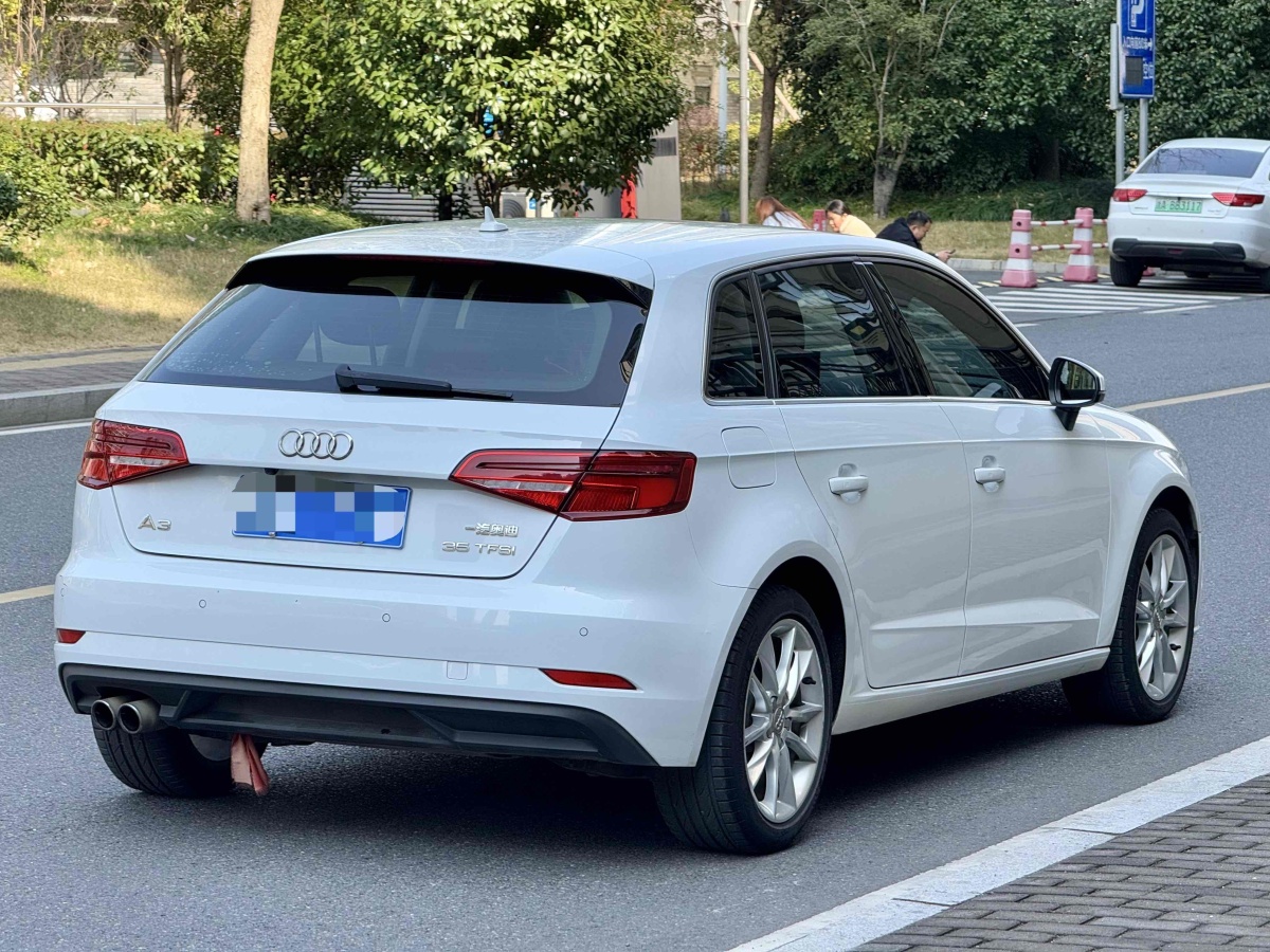 奧迪 奧迪A3  2018款 30周年年型 Sportback 35 TFSI 進(jìn)取型圖片