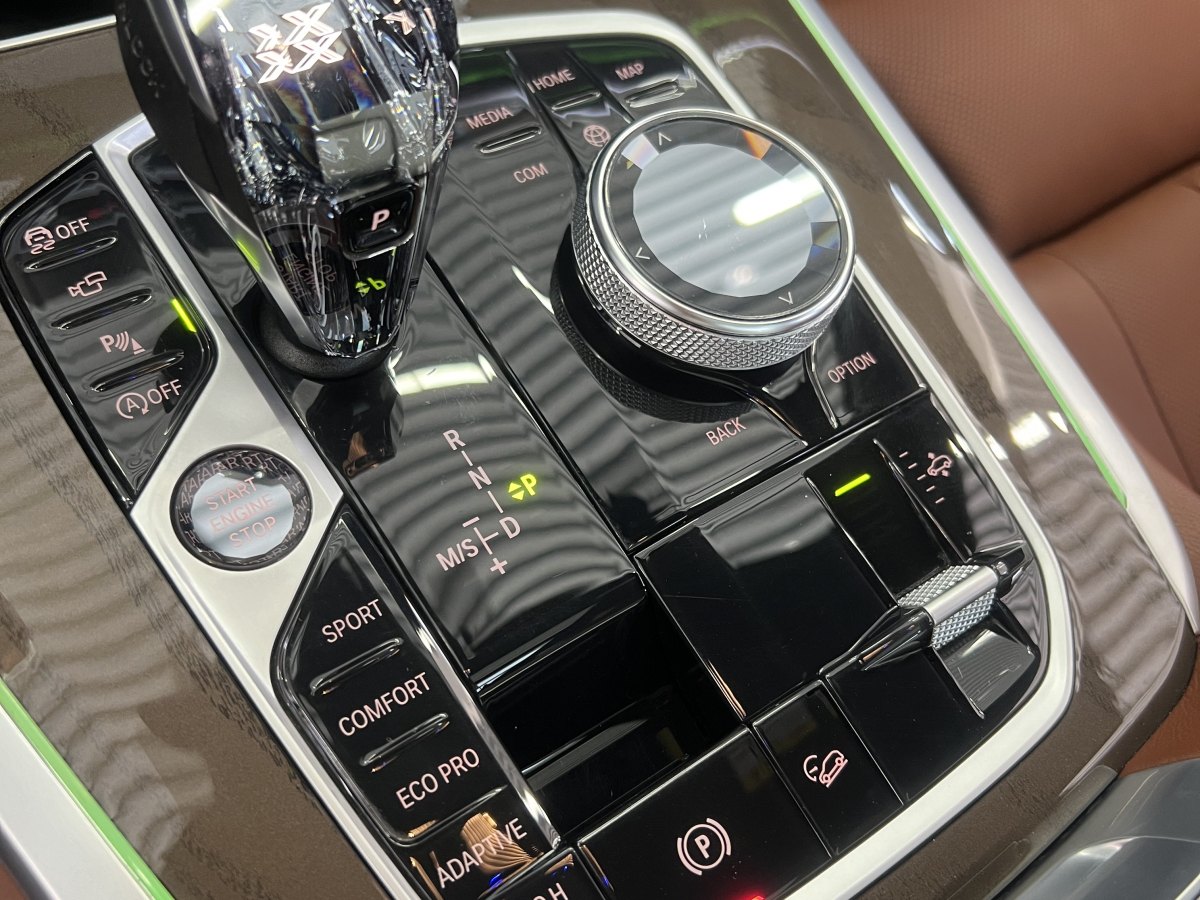 宝马 宝马X7  2021款 改款 xDrive40i 尊享型M运动套装图片