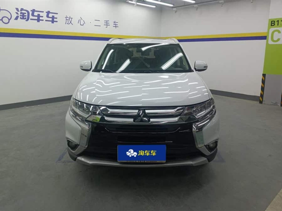 三菱 歐藍德  2018款 2.4L 四驅(qū)精英版 5座圖片
