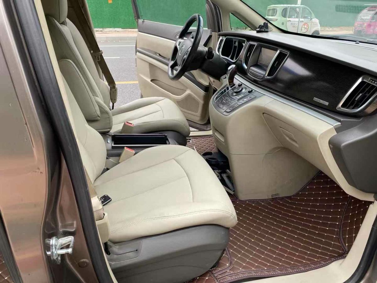 別克 GL8  2012款 2.4L BASE舒適版圖片
