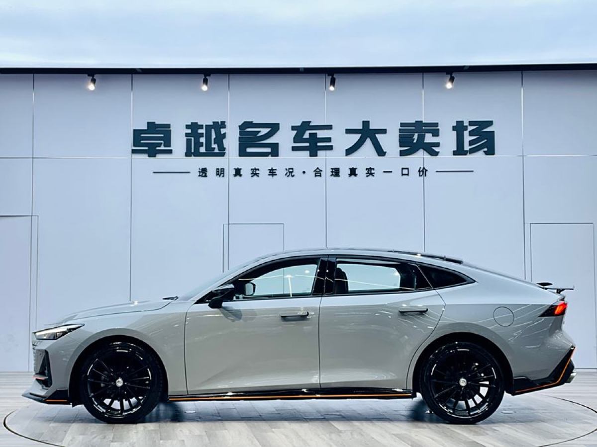 長(zhǎng)安 長(zhǎng)安UNI-V  2023款 1.5T 運(yùn)動(dòng)版圖片