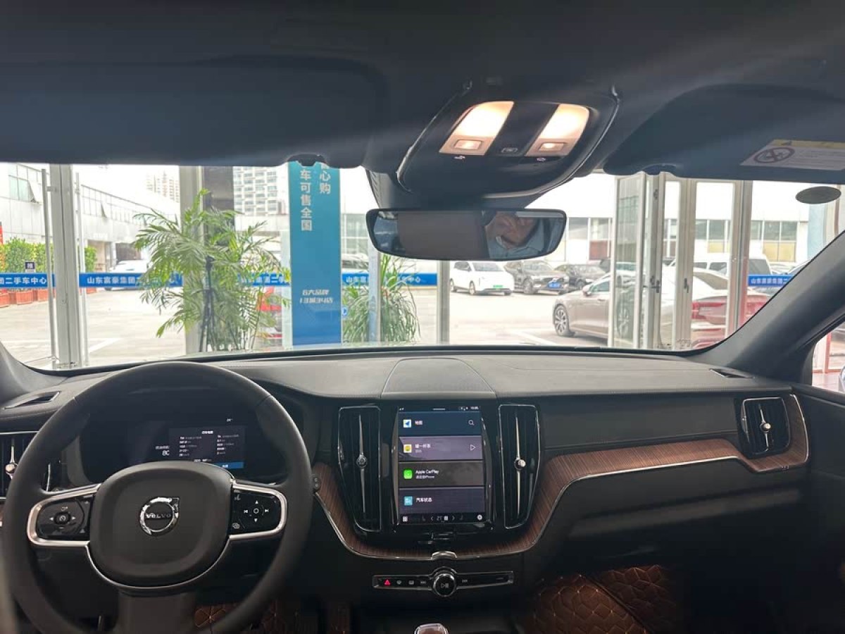 沃爾沃 XC60  2025款 B5 四驅(qū)智遠(yuǎn)豪華版圖片