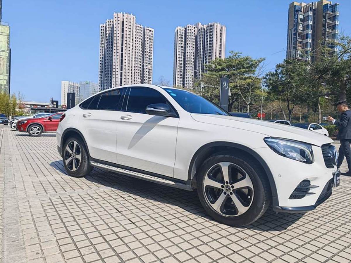 奔馳 奔馳GLC  2022款 改款 GLC 300 4MATIC 轎跑SUV圖片