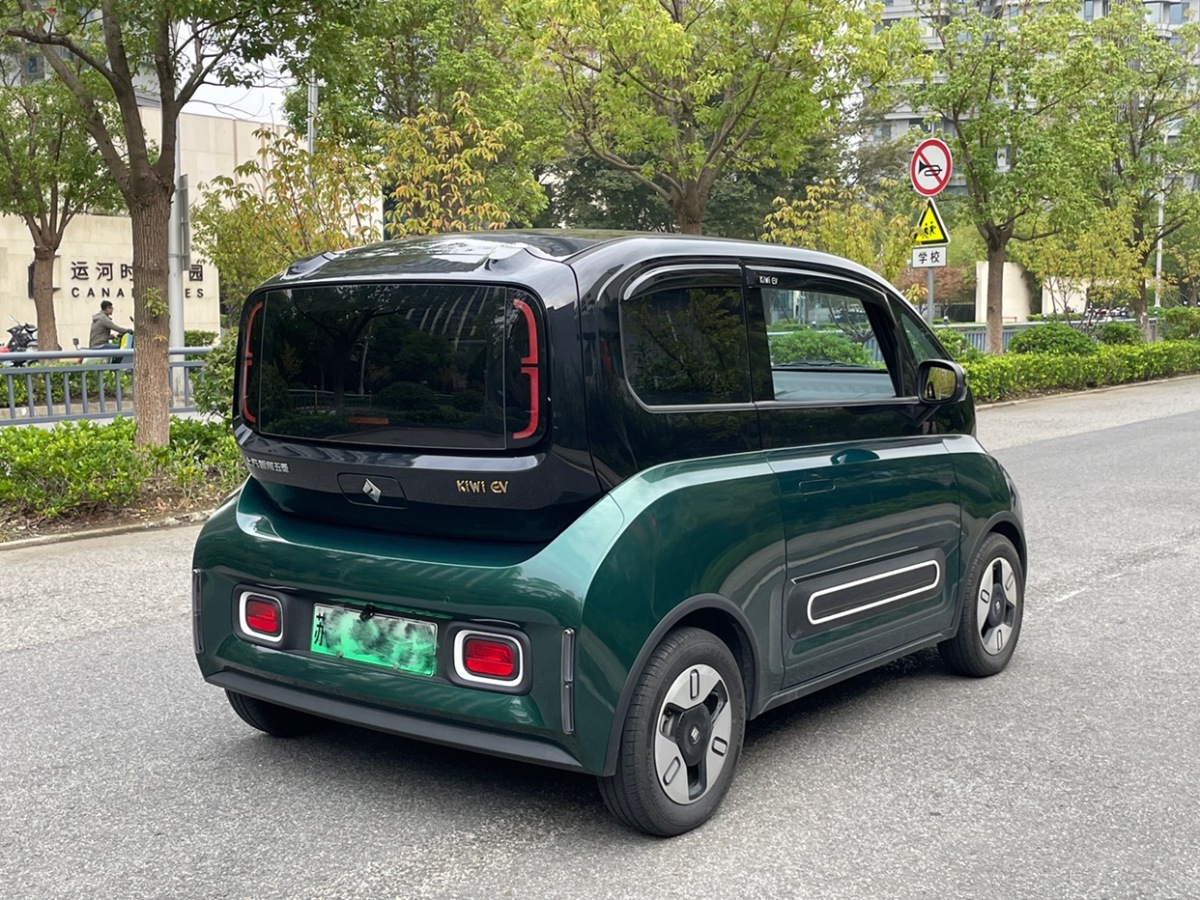 寶駿 寶駿KiWi EV  2022款 設(shè)計師輕享版 三元鋰圖片