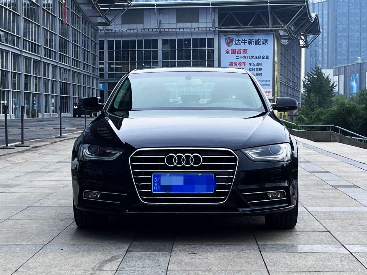 奧迪 奧迪A4L  2015款 35 TFSI 百萬紀念舒享版型圖片