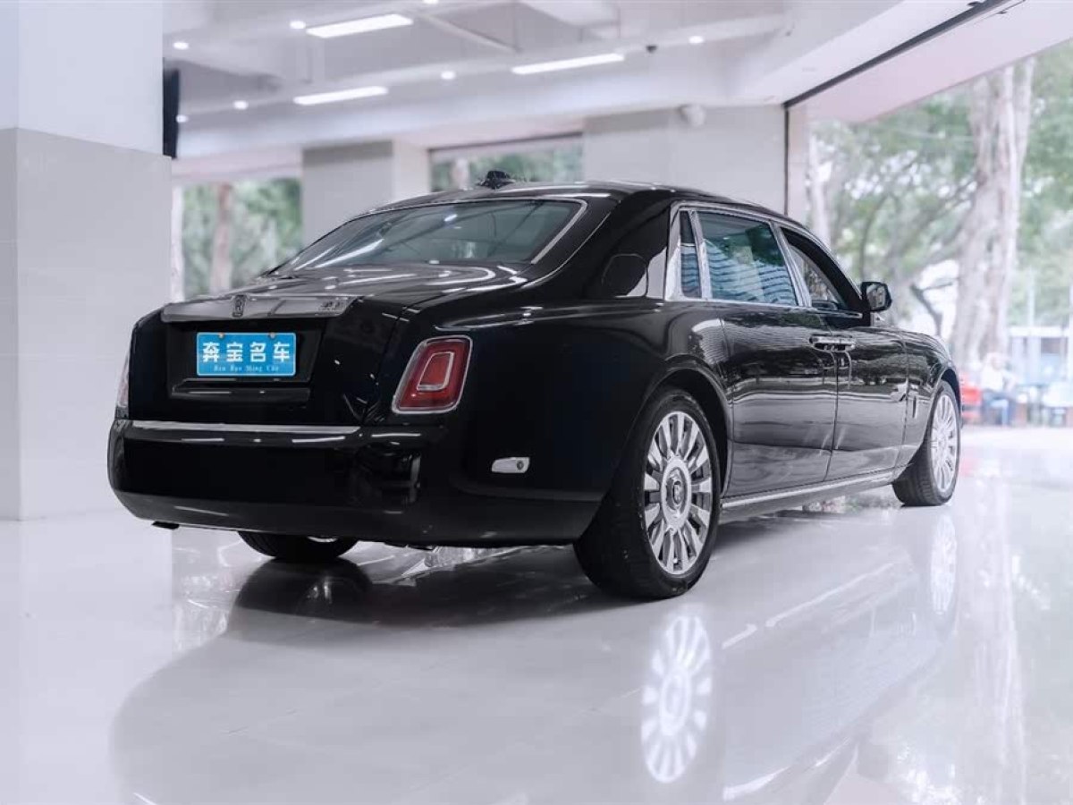勞斯萊斯 幻影  2018款  6.7T 長(zhǎng)軸距版圖片