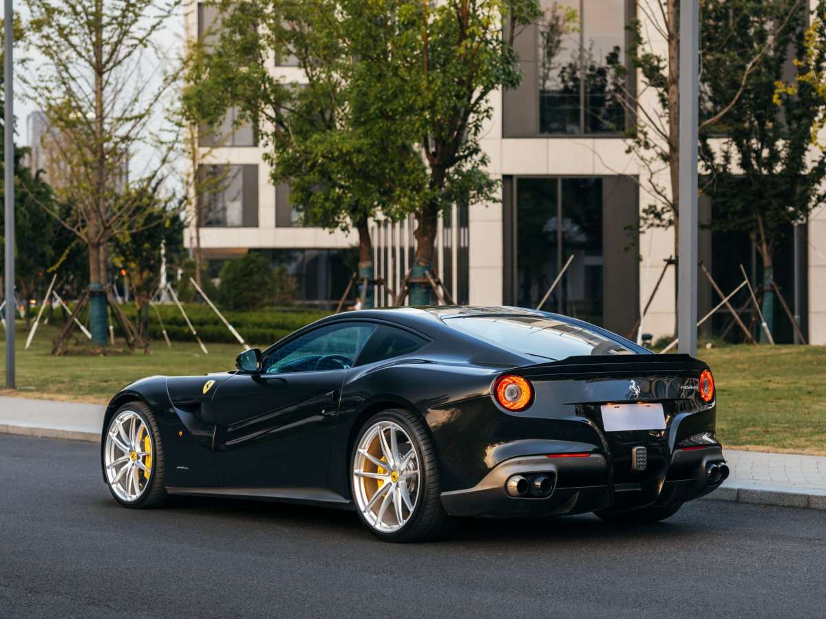 法拉利 F12berlinetta  2013款 6.3L 標(biāo)準(zhǔn)型圖片