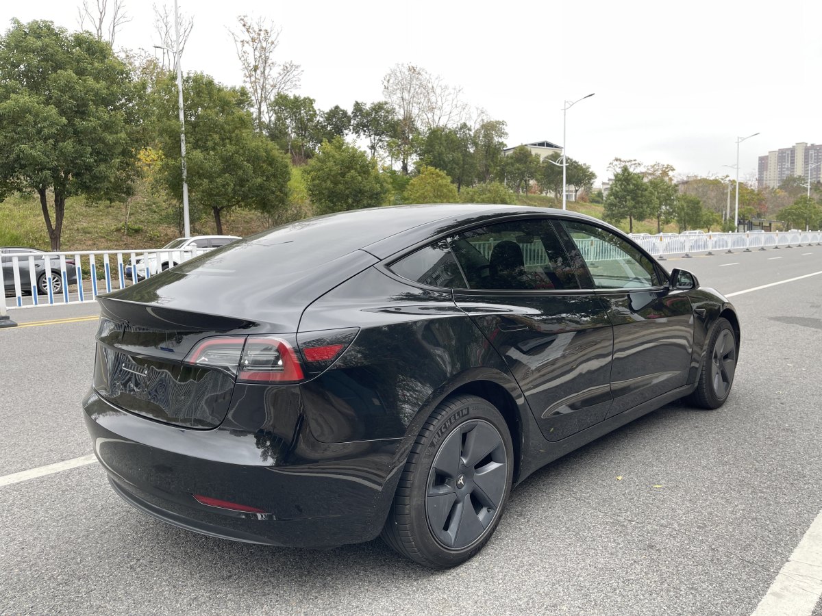 特斯拉 Model Y  2022款 改款 后輪驅(qū)動(dòng)版圖片