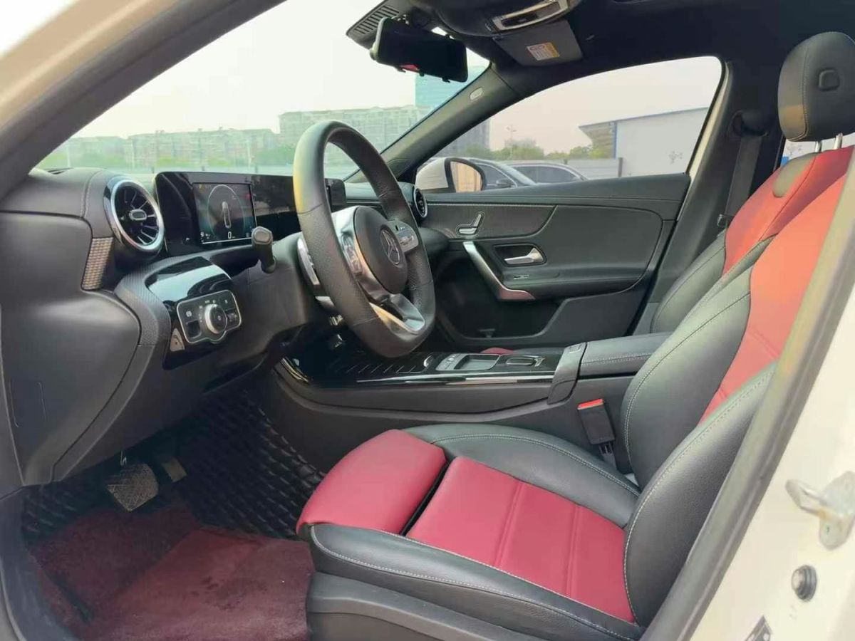 奔馳 奔馳GLE  2020款  GLE 350 4MATIC 時(shí)尚型圖片