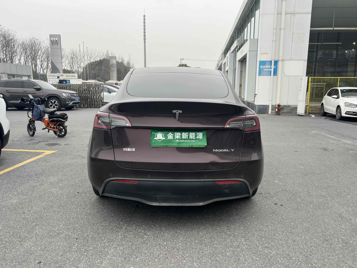 特斯拉 Model 3  2023款 長續(xù)航煥新版 雙電機(jī)全輪驅(qū)動圖片