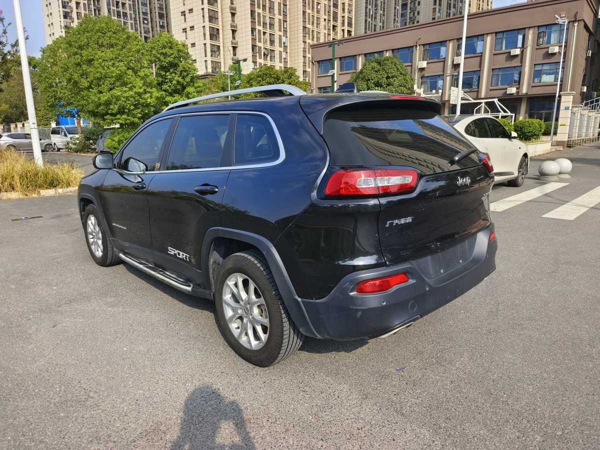 Jeep 自由光  2016款 2.4L 領(lǐng)先版圖片