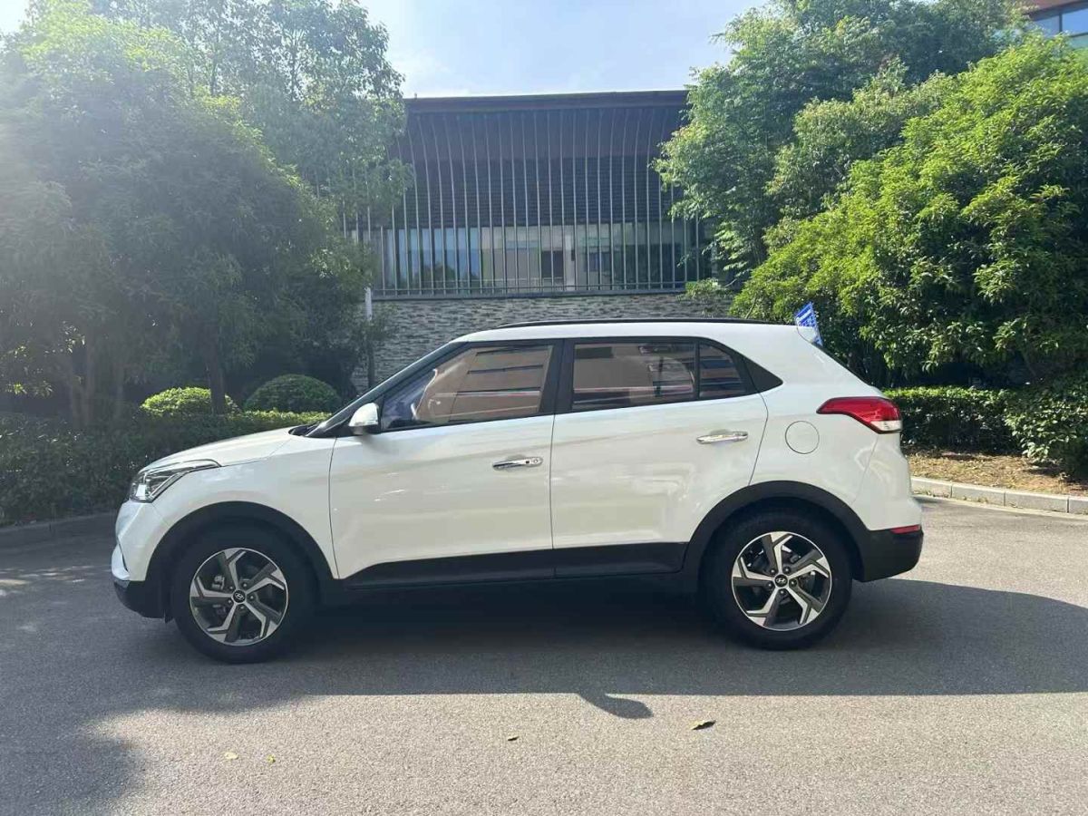 現(xiàn)代 ix35  2018款 基本型圖片