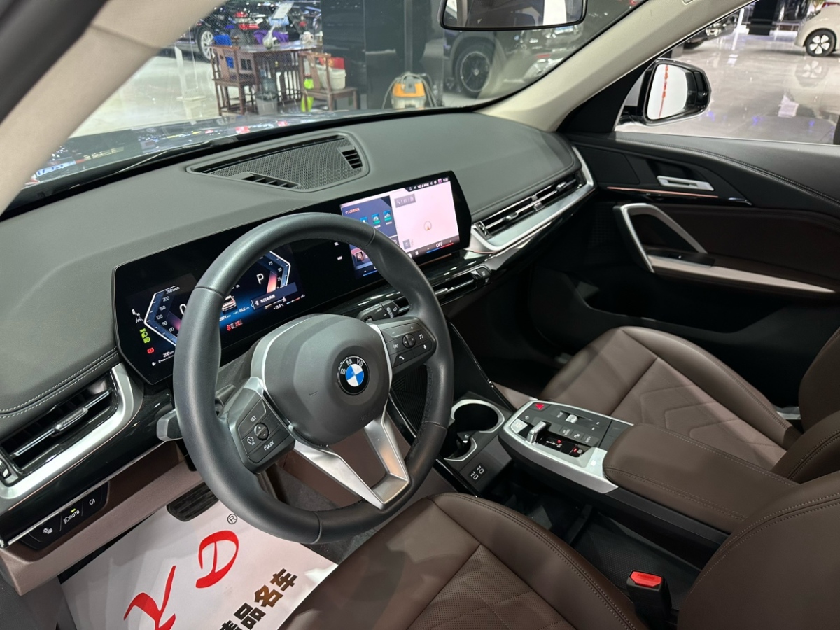 寶馬 寶馬X1  2023款 sDrive20Li X設(shè)計(jì)套裝圖片
