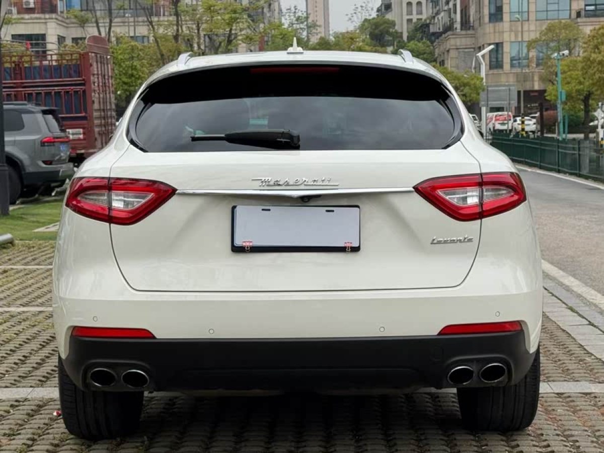 瑪莎拉蒂 Levante  2019款 3.0T 350Hp 標(biāo)準(zhǔn)版 國VI圖片