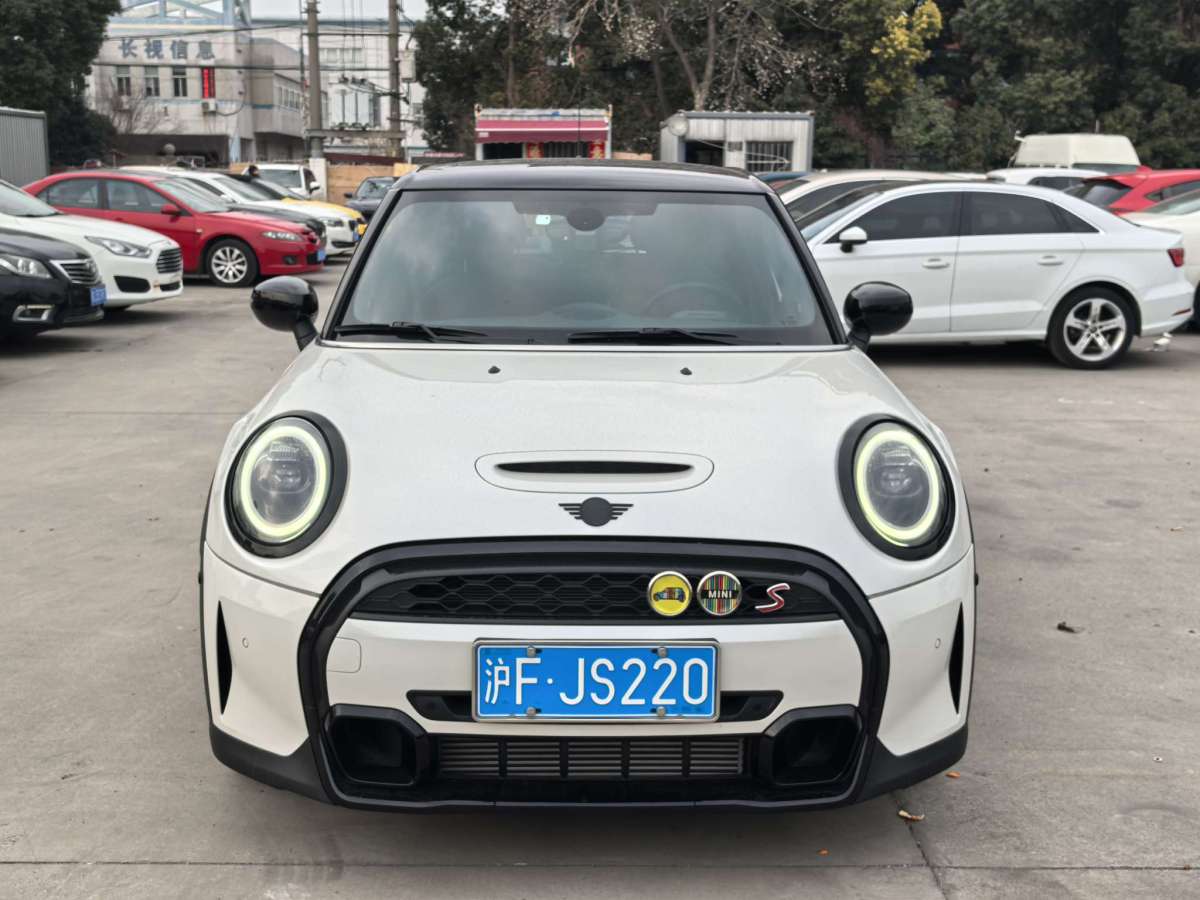 MINI MINI  2023款 改款 2.0T COOPER S 藝術(shù)家圖片