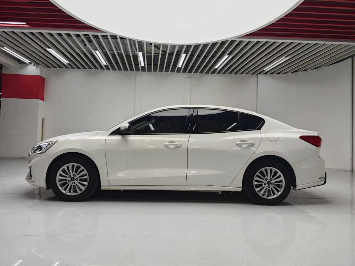 2020年5月福特 ?？怂? 2020款 三廂 EcoBoost 180 自動(dòng)鋒潮型