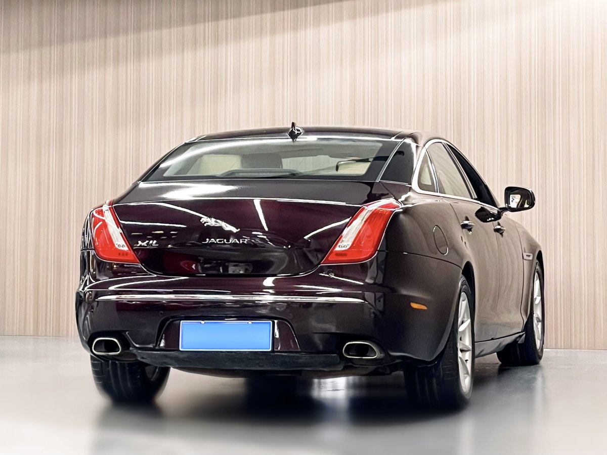 捷豹 XJ  2015款 XJL 2.0T 两驱典雅商务版图片