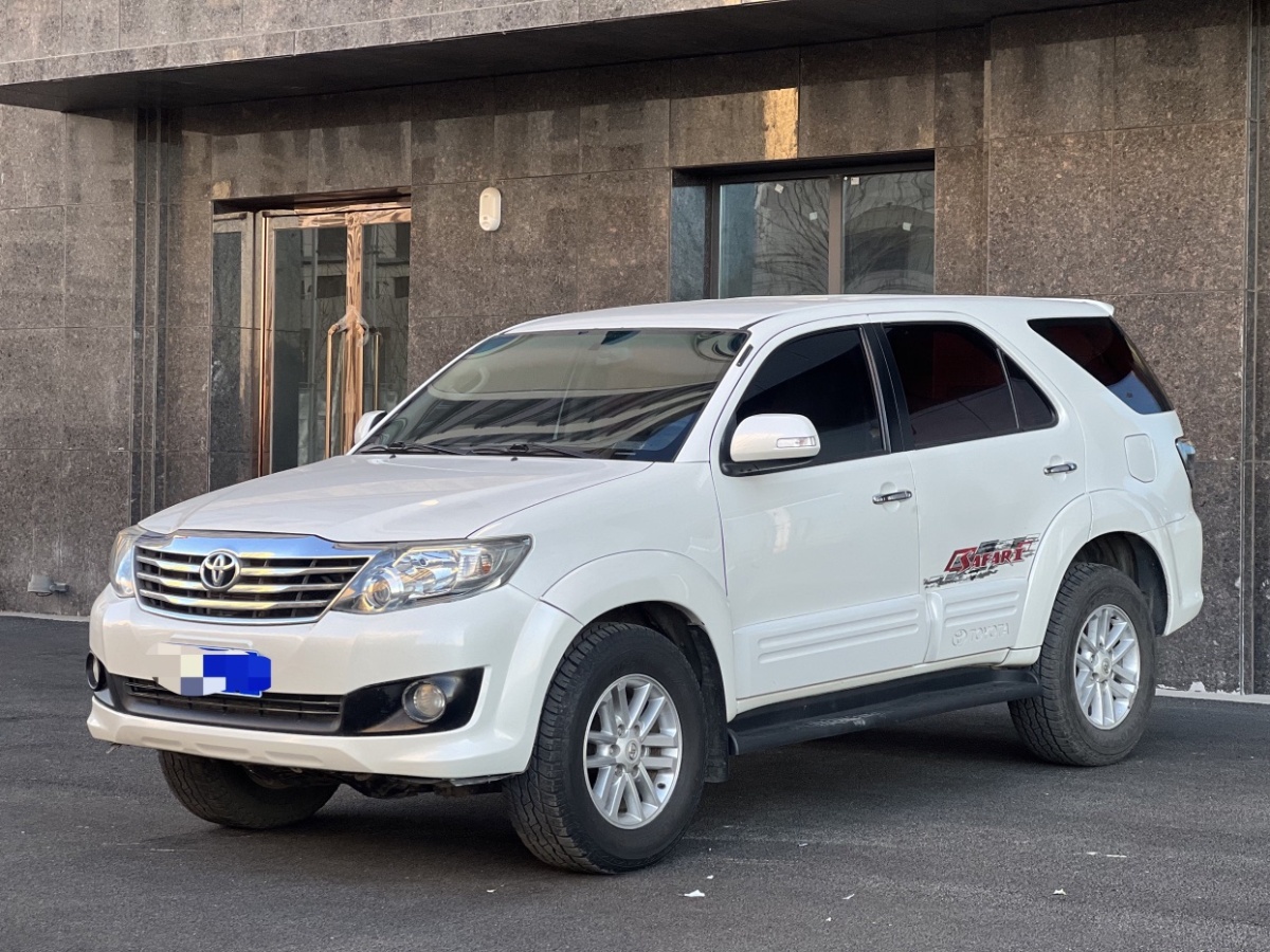 豐田 Fortuner  2015款 2.7L 標(biāo)準(zhǔn)版圖片