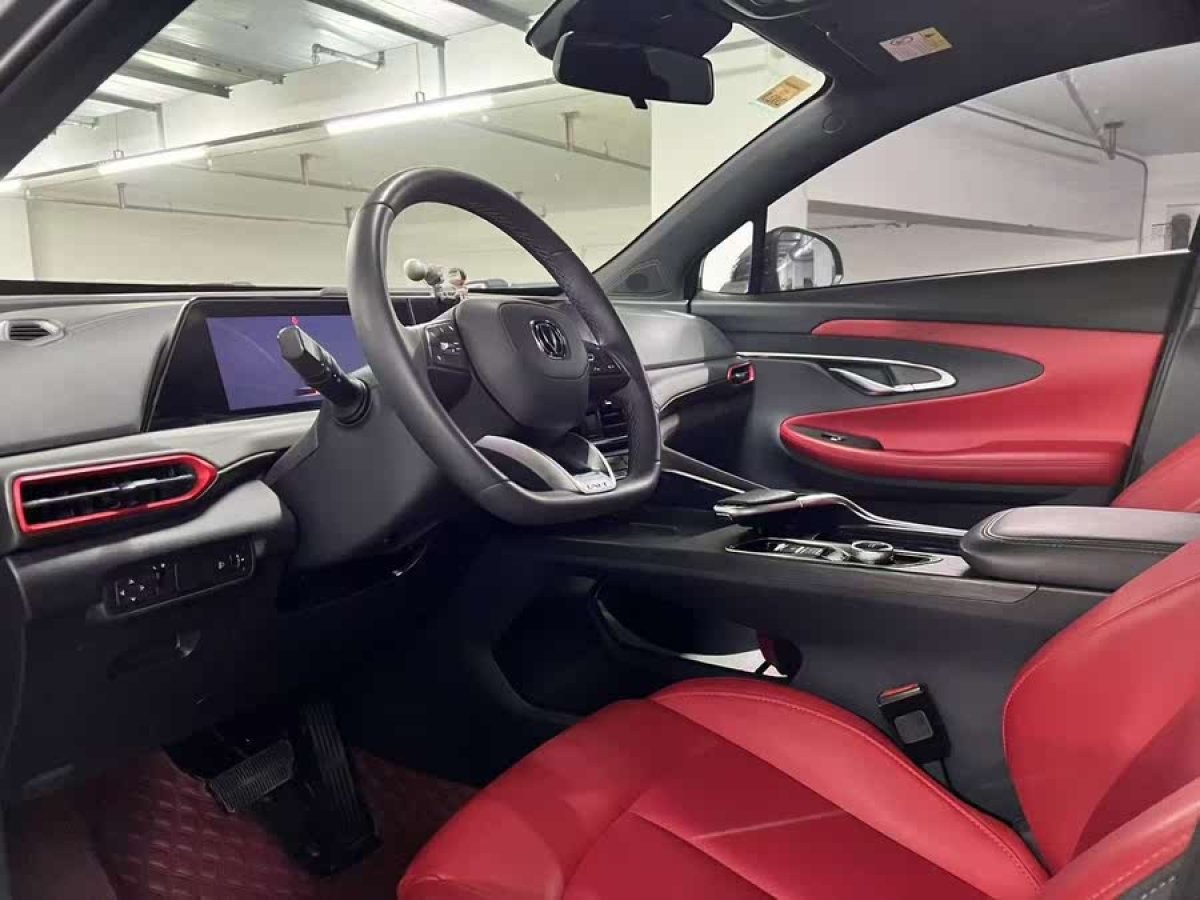 長(zhǎng)安 UNI-T  2021款 1.5T 運(yùn)動(dòng)版 旗艦型圖片