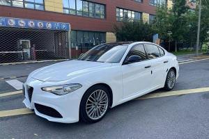 Giulia 阿尔法·罗密欧 2.0T 280HP 豪华运动版