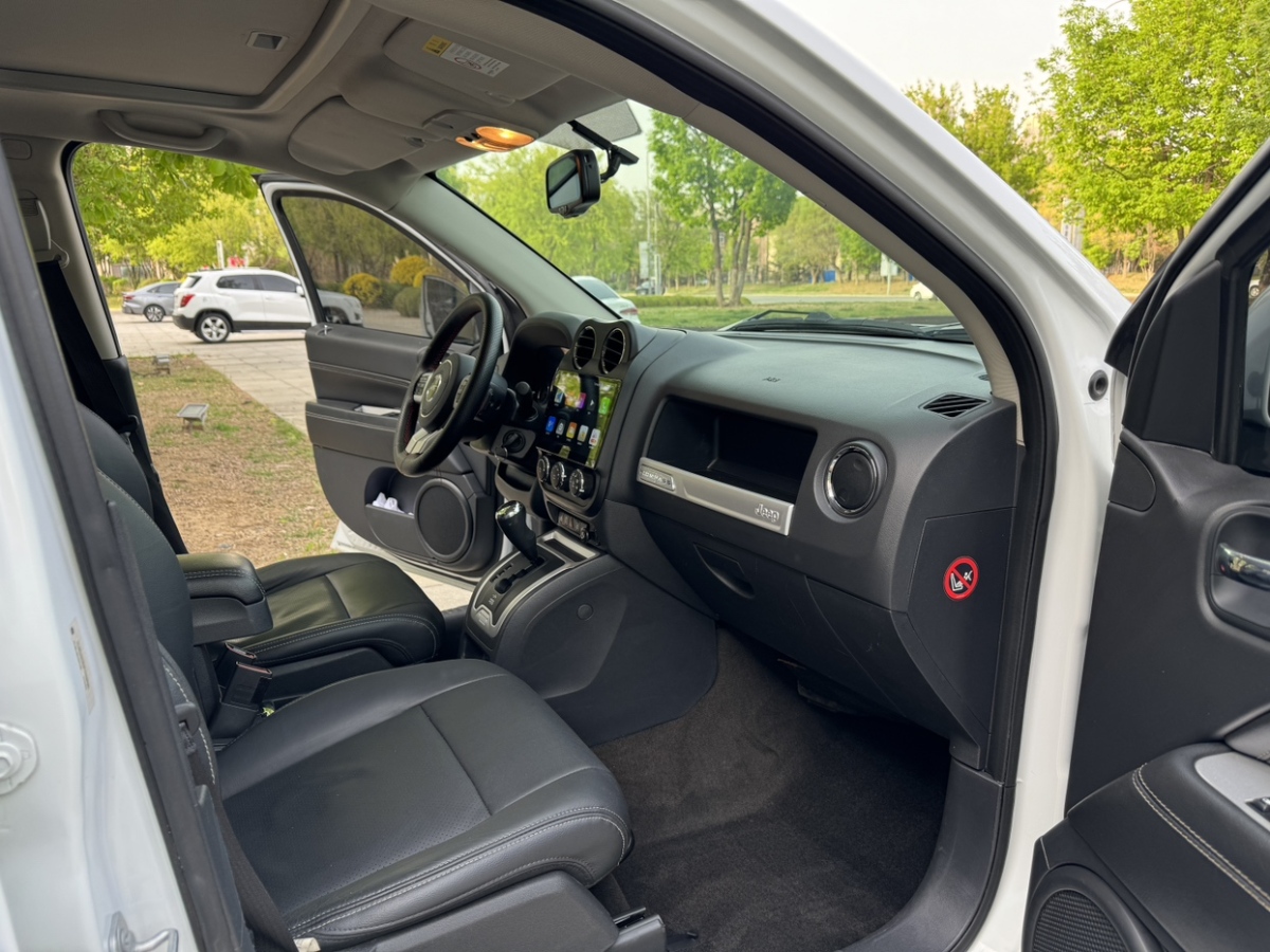 2016年02月Jeep 指南者  2014款 改款 2.4L 四驱舒适版