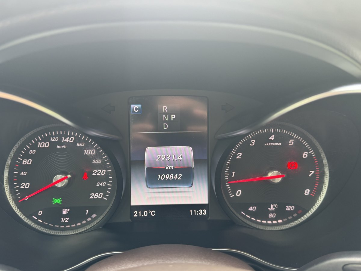 2017年7月奔驰 奔驰GLC  2017款 GLC 260 4MATIC 动感型