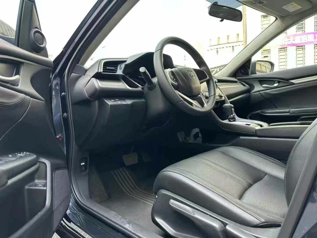 本田 思域  2021款 HATCHBACK 220TURBO CVT新銳控圖片