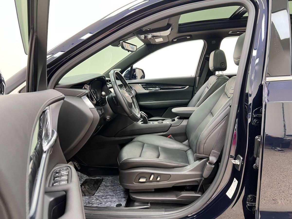 凱迪拉克 XT6  2022款 2.0T 七座四驅(qū)豪華型圖片