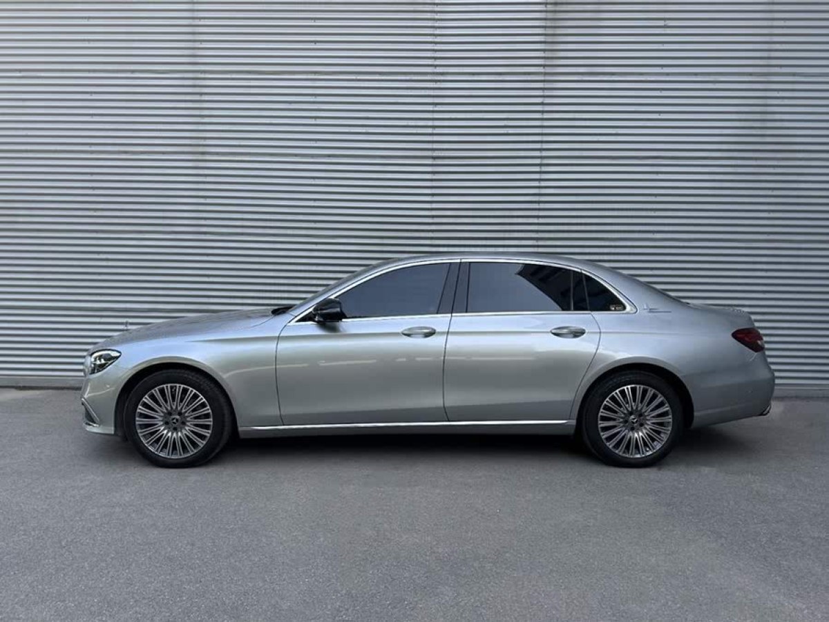 奔馳 奔馳E級  2023款 改款 E 300 L 豪華型圖片