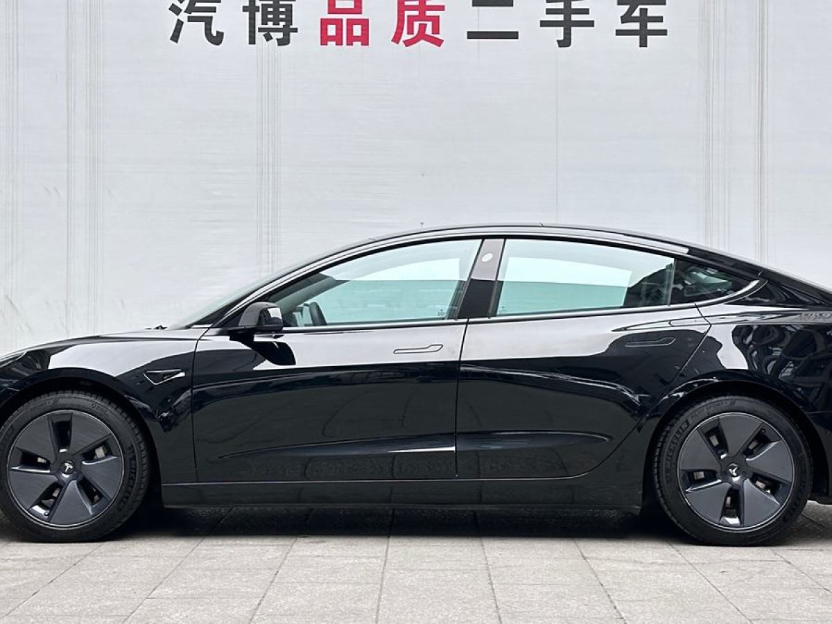 特斯拉 Model 3  2021款 改款 標(biāo)準(zhǔn)續(xù)航后驅(qū)升級(jí)版圖片