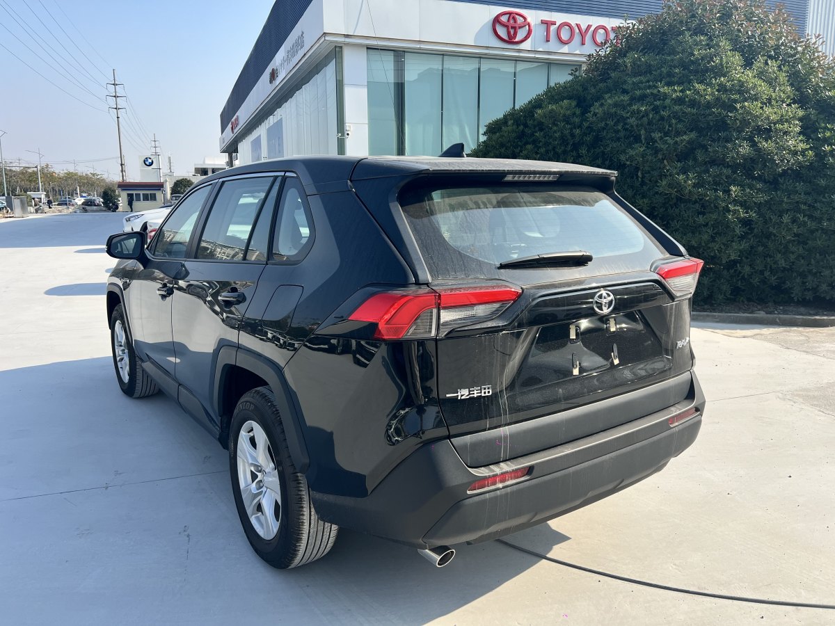 豐田 RAV4  2018款 榮放 2.0L CVT兩驅(qū)都市版圖片