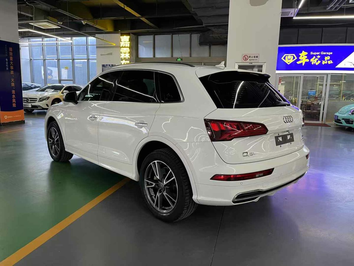 奧迪 奧迪Q3  2020款 35 TFSI 時(shí)尚動(dòng)感型圖片