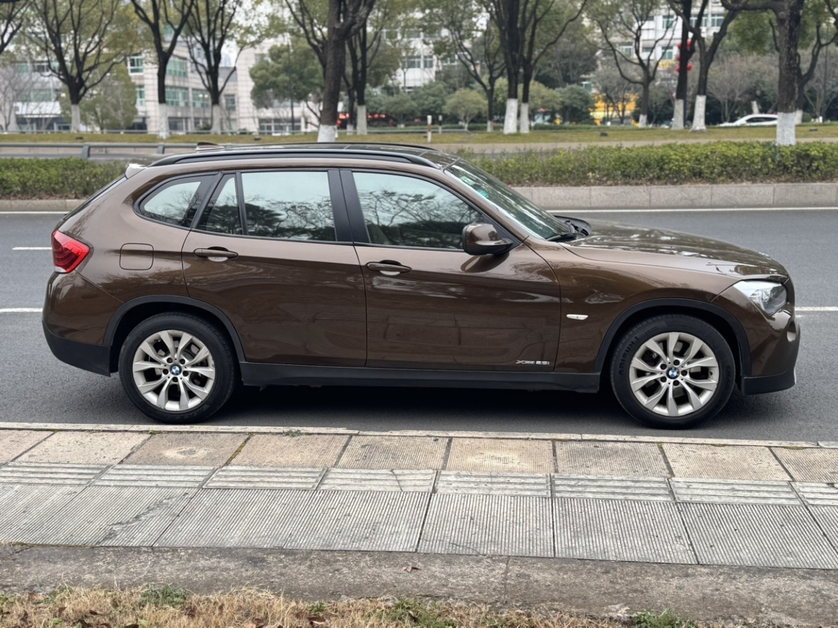 寶馬 寶馬X1  2012款 xDrive28i 領(lǐng)先型圖片