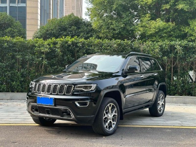 2021年1月 Jeep 大切諾基(進(jìn)口) 3.0L 精英導(dǎo)航版圖片