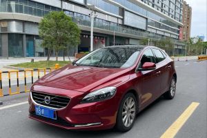 V40 沃尔沃 T3 智逸版