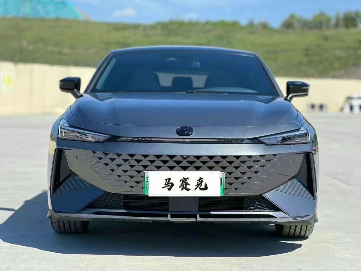 長安 長安UNI-Z新能源  2024款 藍(lán)鯨智電iDD 125km 卓越型圖片