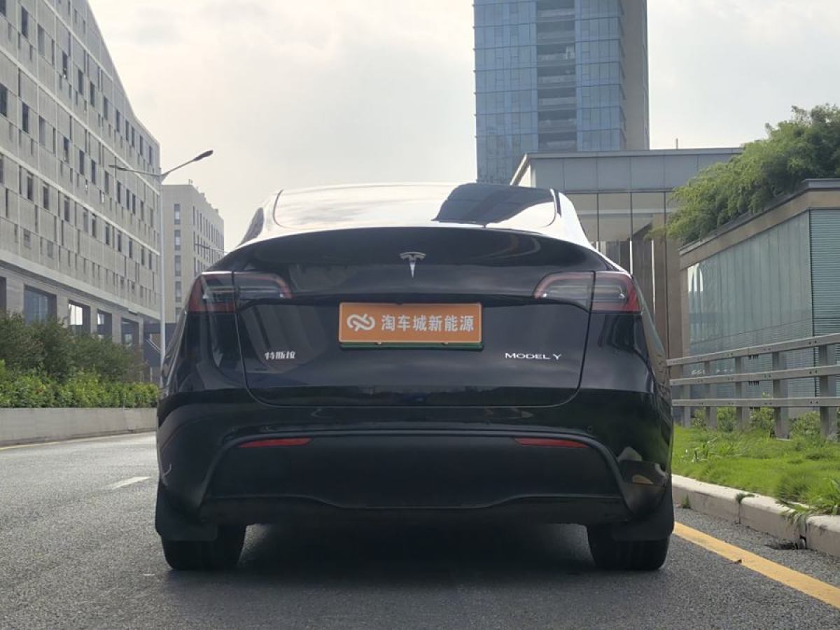 特斯拉 Model 3  2022款 改款 長(zhǎng)續(xù)航全輪驅(qū)動(dòng)版圖片