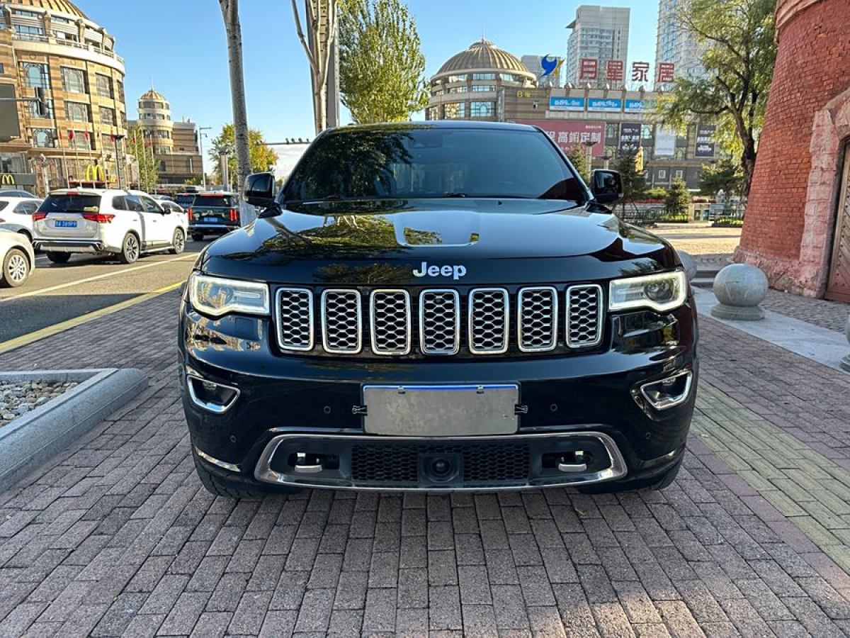 2017年6月Jeep 大切諾基  2017款 3.6L 豪華導(dǎo)航版