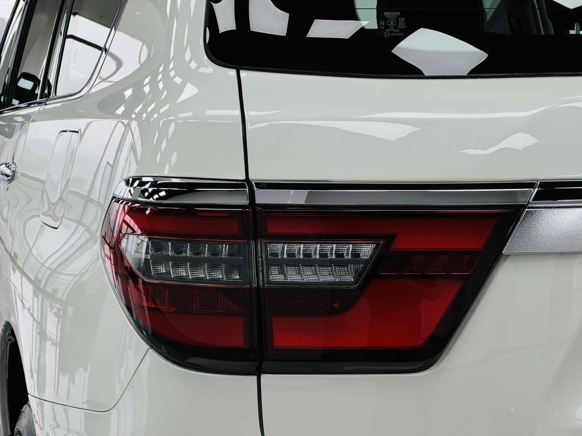 日產(chǎn) 途樂  2018款 4.0L 領(lǐng)英型圖片