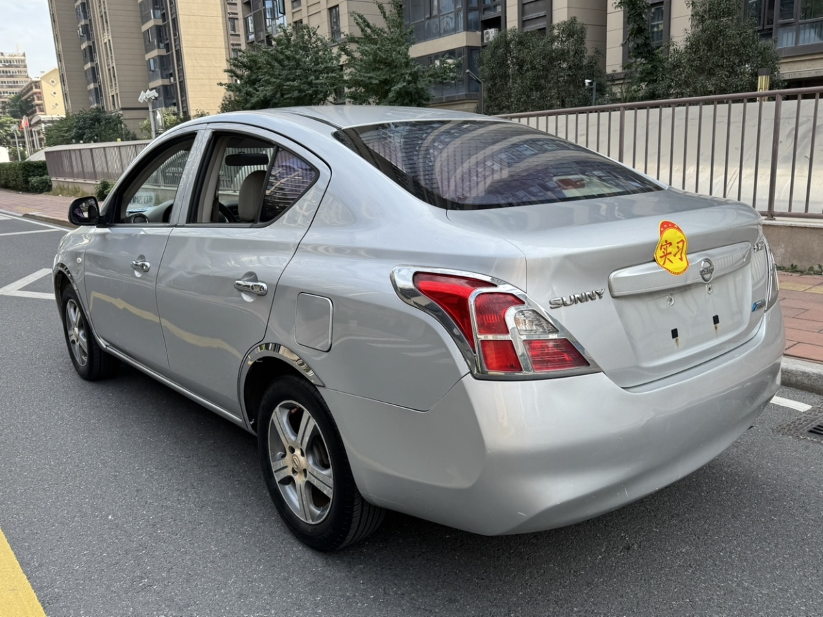 日產(chǎn) 陽(yáng)光  2011款 1.5XL CVT豪華版圖片