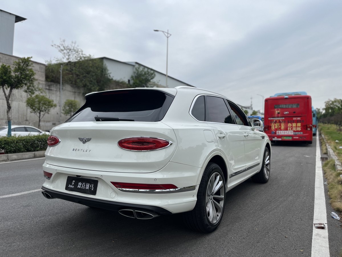 賓利 添越  2022款 4.0T V8圖片