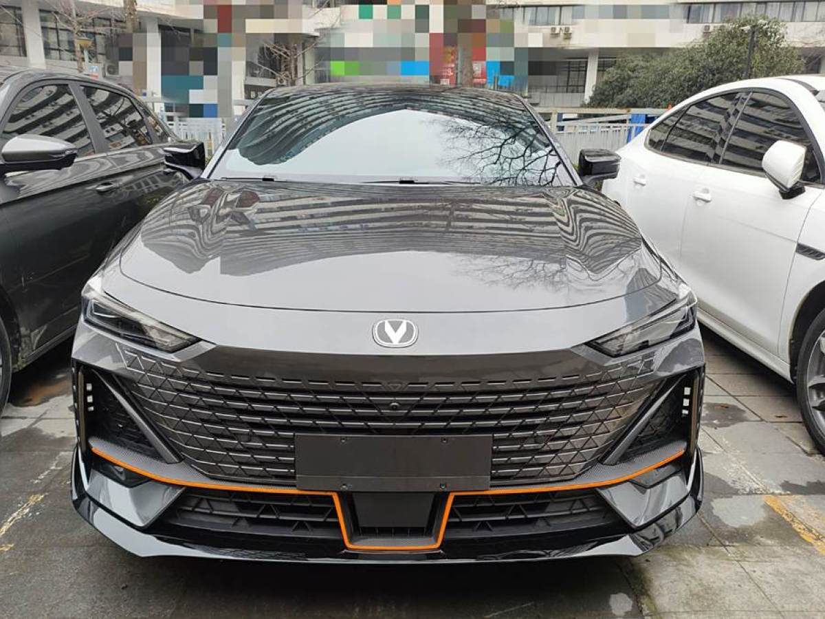 長(zhǎng)安 長(zhǎng)安UNI-V  2022款 1.5T 尊貴型圖片