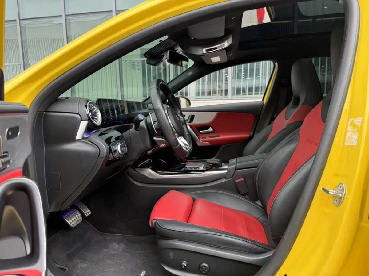 奔馳 奔馳A級(jí)AMG  2020款 AMG A 35 4MATIC圖片