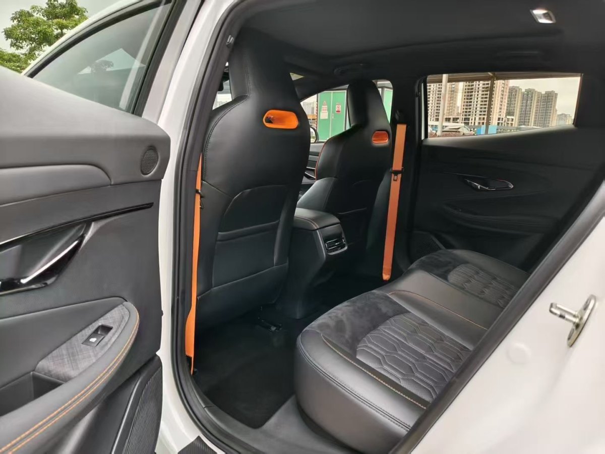 長(zhǎng)安 UNI-T  2022款 1.5T 運(yùn)動(dòng)版 尊貴型圖片