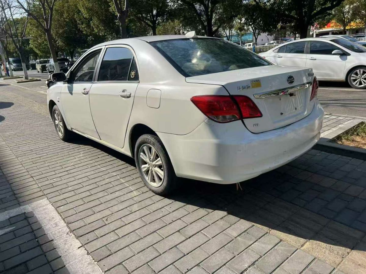 比亞迪 L3  2012款 1.5L 手動尊貴型圖片