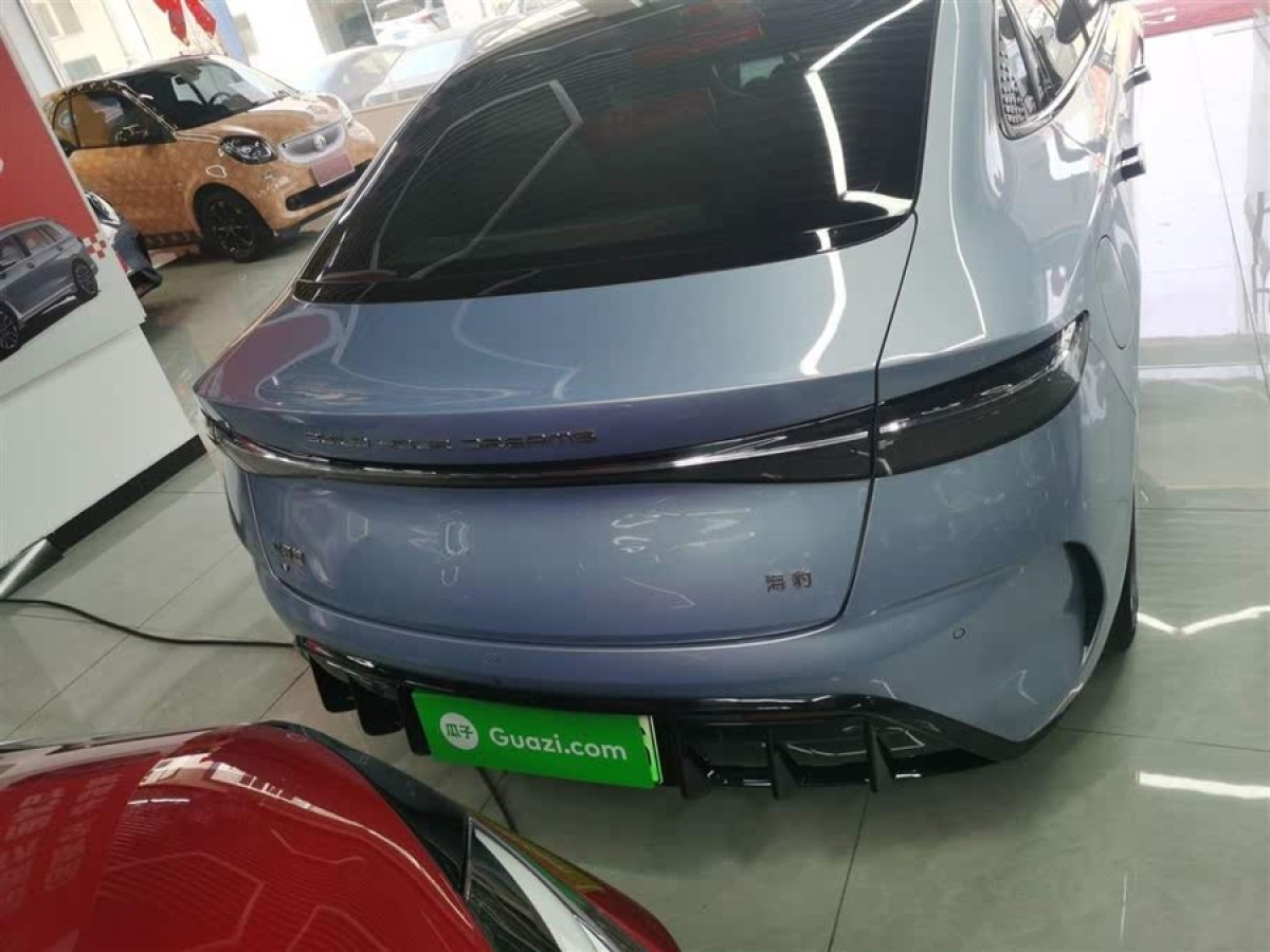 比亞迪 海豹  2022款 550km 標(biāo)準(zhǔn)續(xù)航后驅(qū)版尊貴型圖片