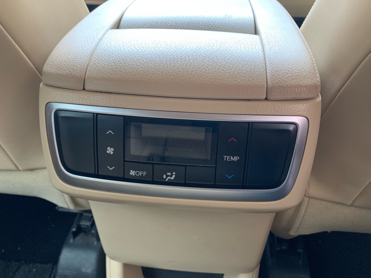 丰田 汉兰达  2021款 2.0T 两驱精英版 7座图片